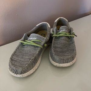 Hey Dude Shoes -Size 3 youth/4 womens